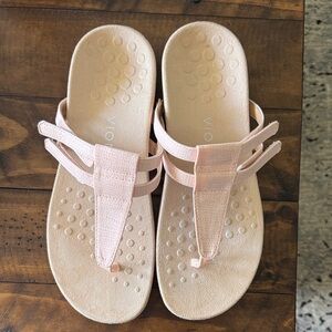 Vionic Light Pink Thong Sandals with Dual Straps